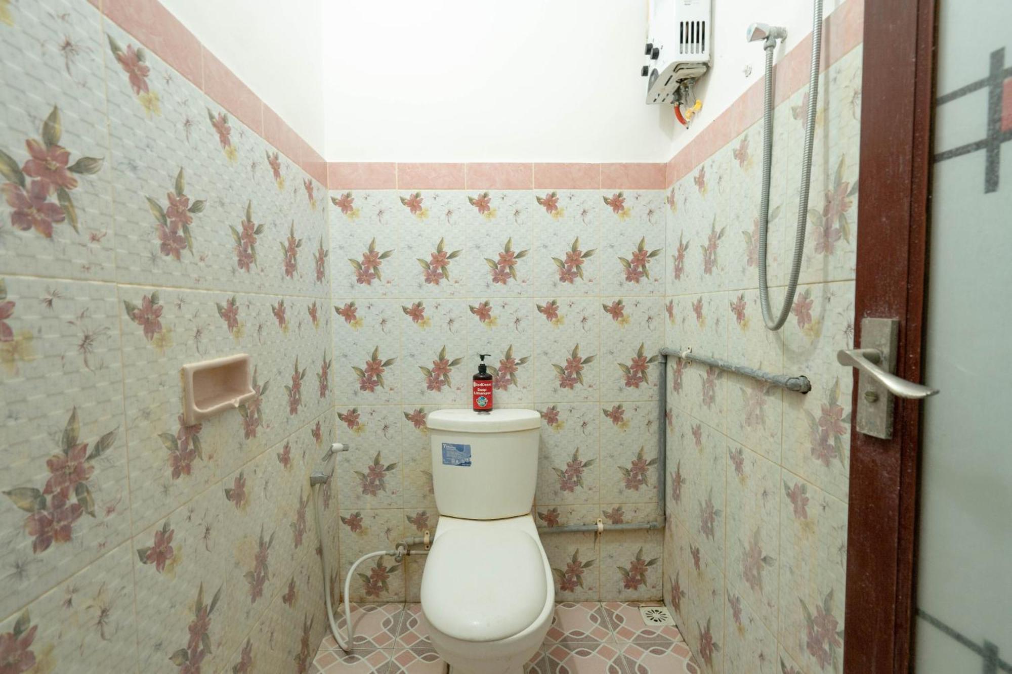 Reddoorz Near Buleleng Harbour 2 Otel Singaraja Dış mekan fotoğraf